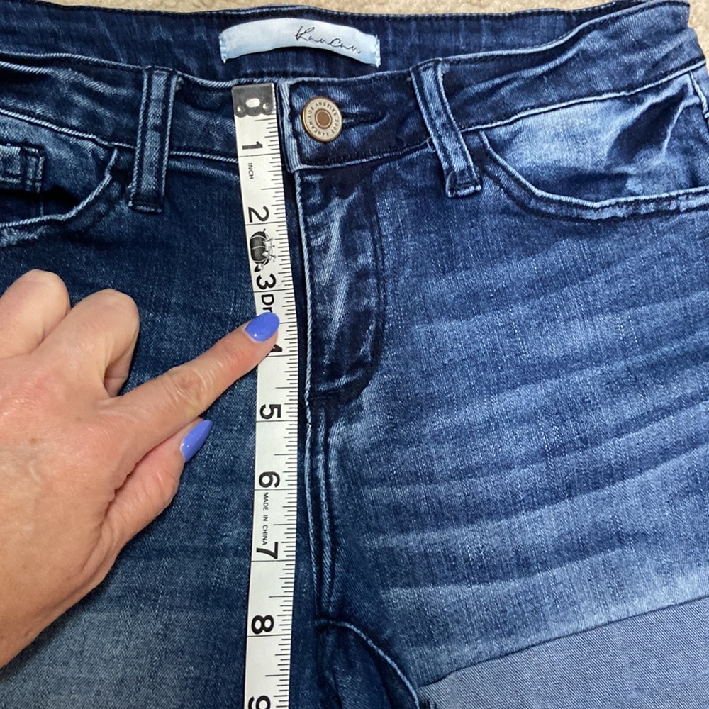 KanCan dark denim jean shorts. Size 27 - Picture 6 of 8